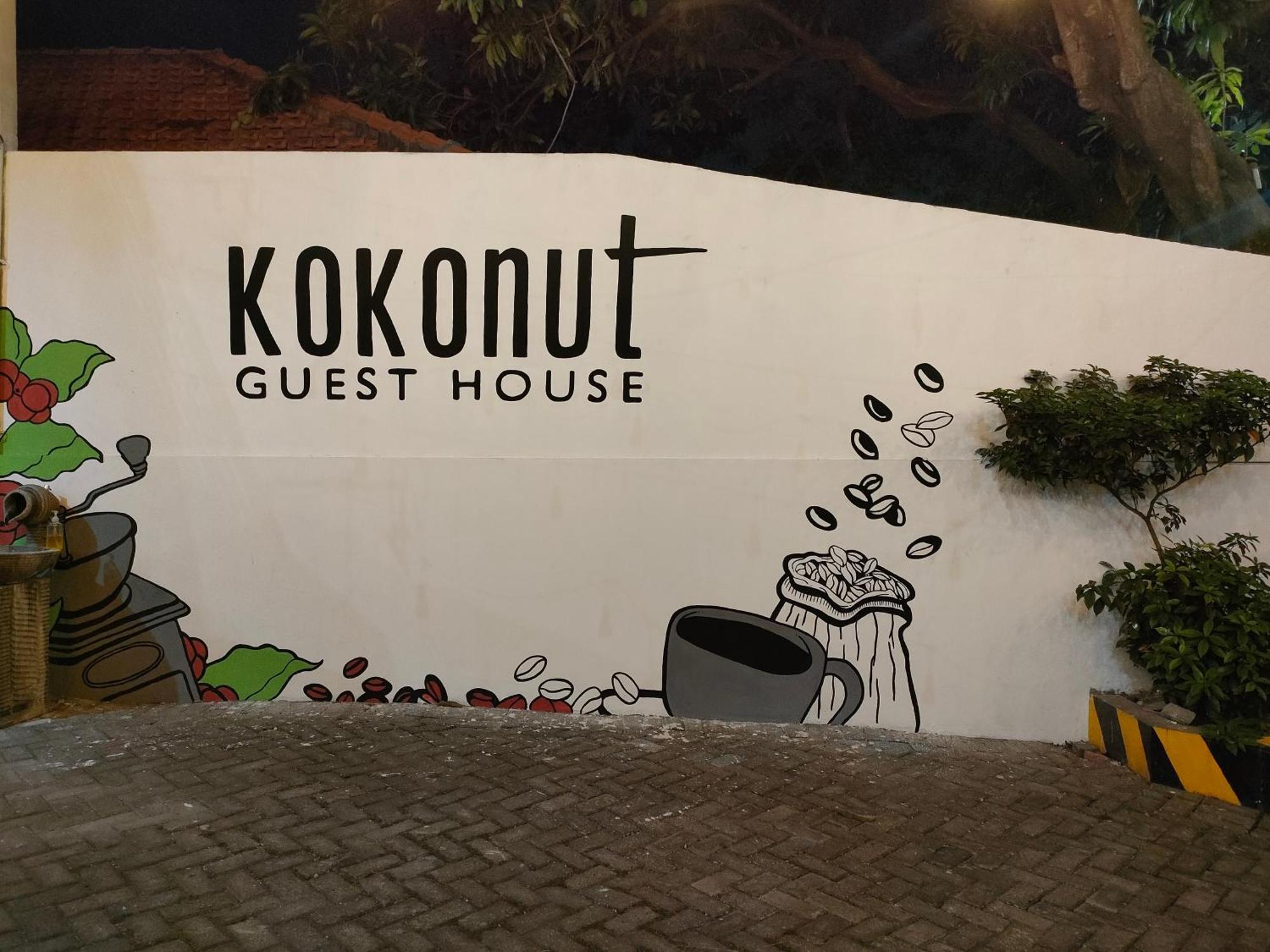 סוראבאיה Kokonut Guesthouse מראה חיצוני תמונה